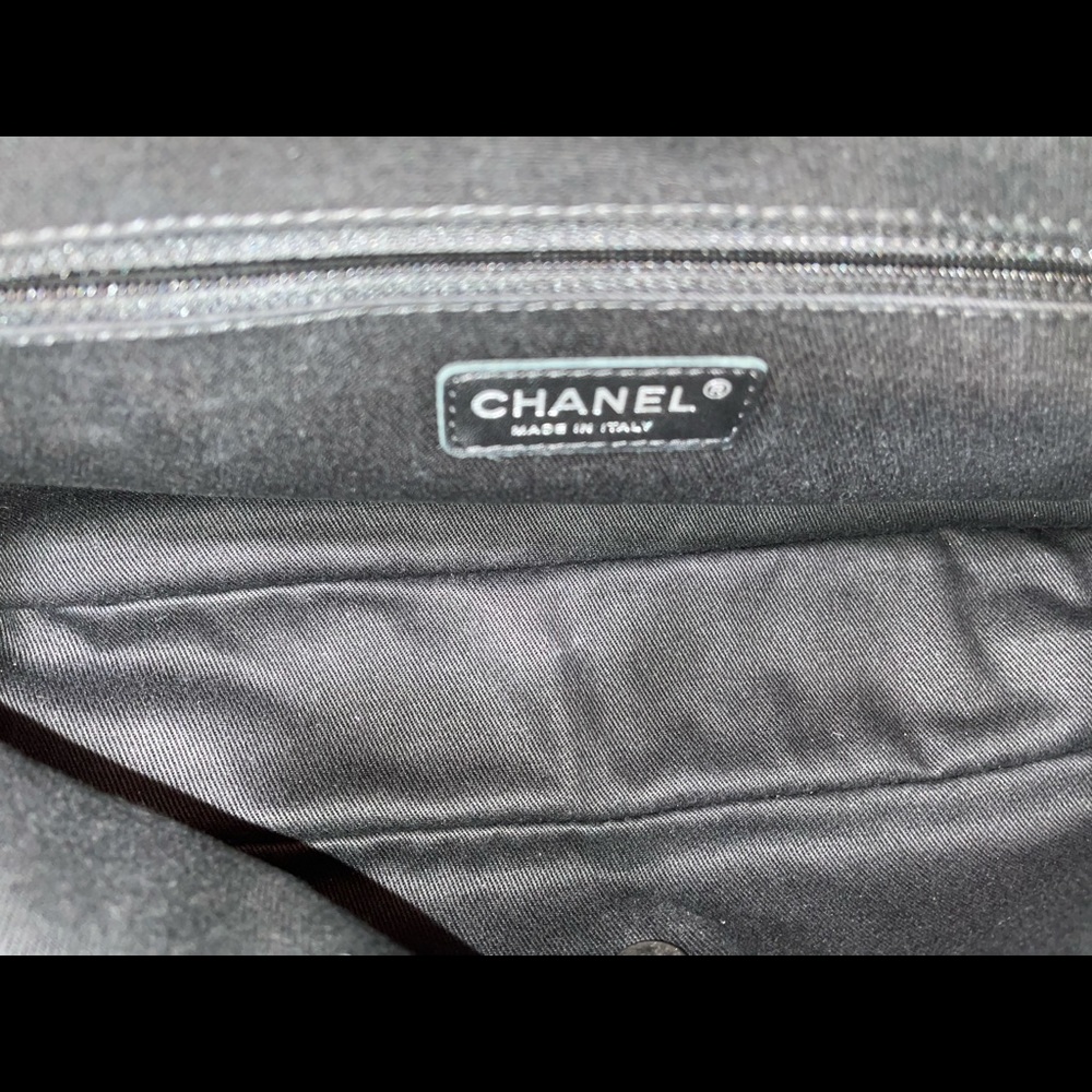 ❌SOLD❌💯Authentic Chanel XL Flap Iridescent Caviar - Picture 8 of 16